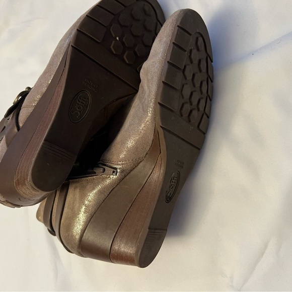 LADIES Ankle Boot- Wedge- Sofff Designed - Picture 5 of 5